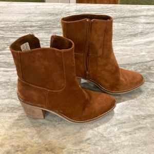 Rocket Dog brown Chelsea booties size 8